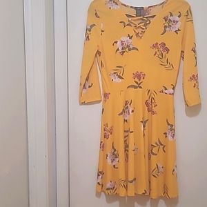 Rue 21 size M gold dress